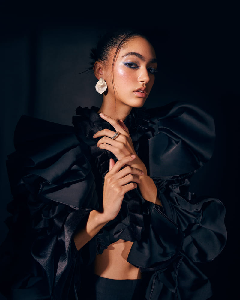 jacki-girard-harpers-vn-b-251026-013