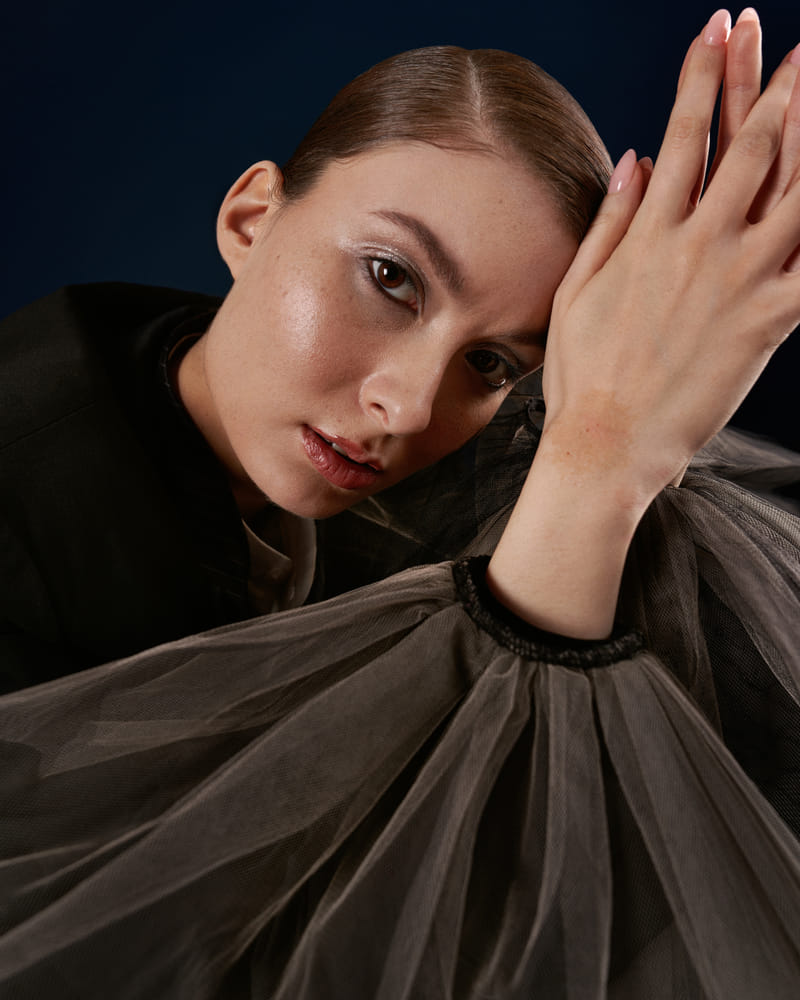 violetta-volkova-elle-si-e-231219-058