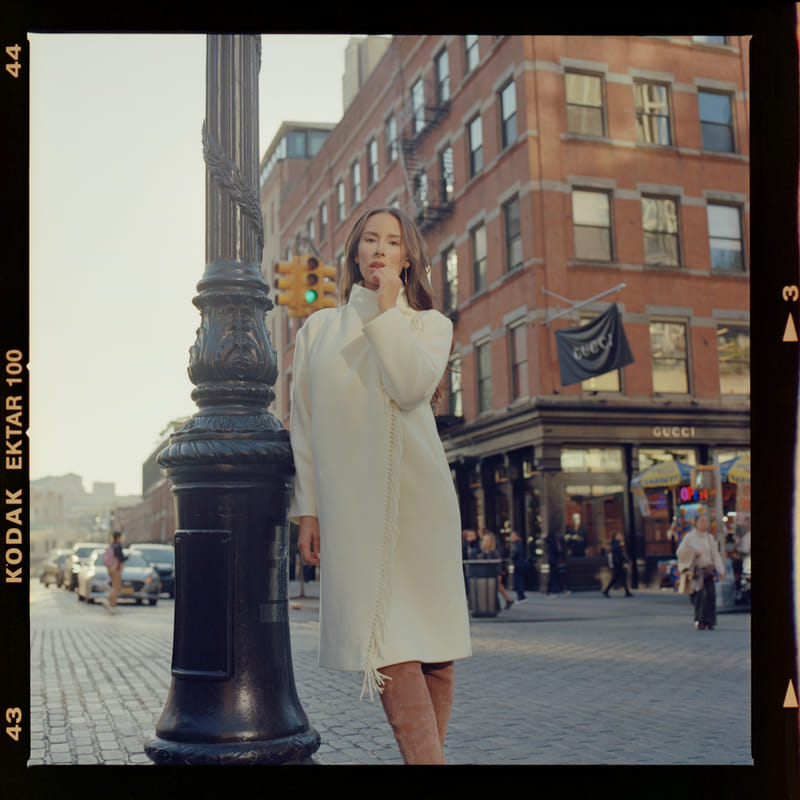 andrea-piecuch-elle-si-231116-fm03