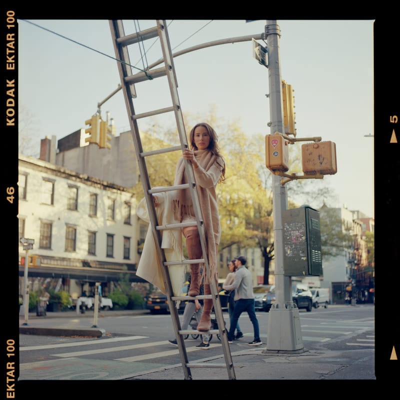 andrea-piecuch-elle-si-231116-fm17