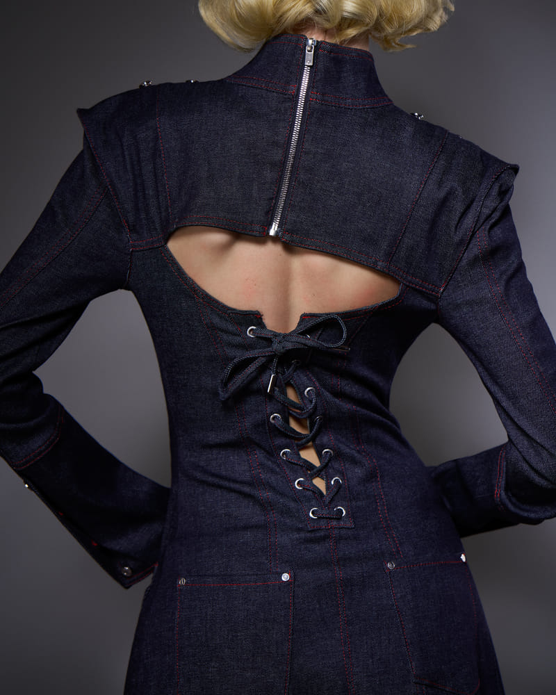 bella-duffy-claire-ua-d-240310-060