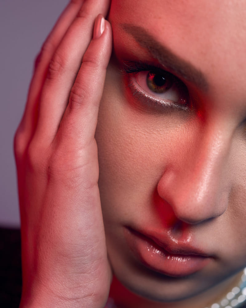 bella-duffy-harpers-vn-b-240310-113