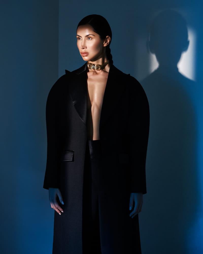 evelyn-sato-harpers-vn-h-220528-060