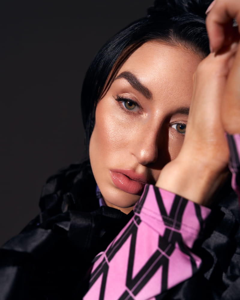 joeann-woods-glamour-bg-f-221218-031