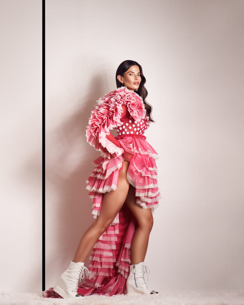 michaela-vybohova-glamour-bg-a-220814-101