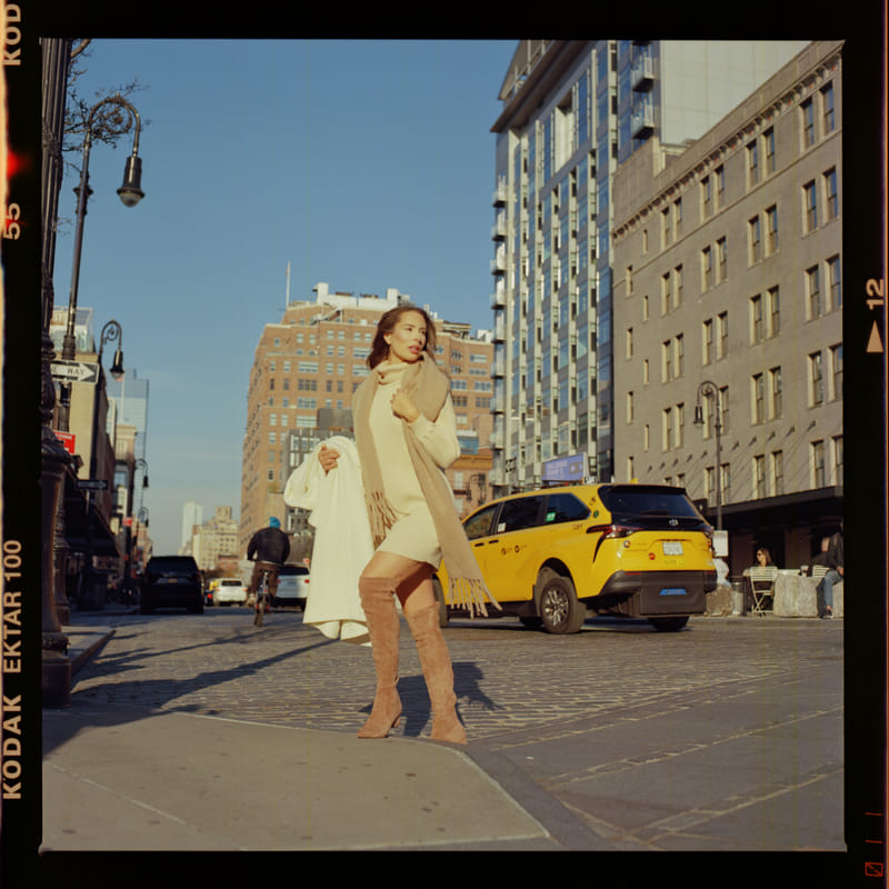 andrea-piecuch-elle-si-231116-fm12